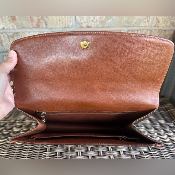 Authentic Louis Vuitton Monogram Dame Clutch GM - Picture 7 of 17